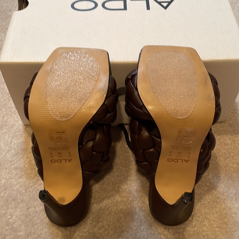 Open toes Braided Sandals - Picture 6 of 6